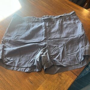 Loft outlet women’s shorts. Gray